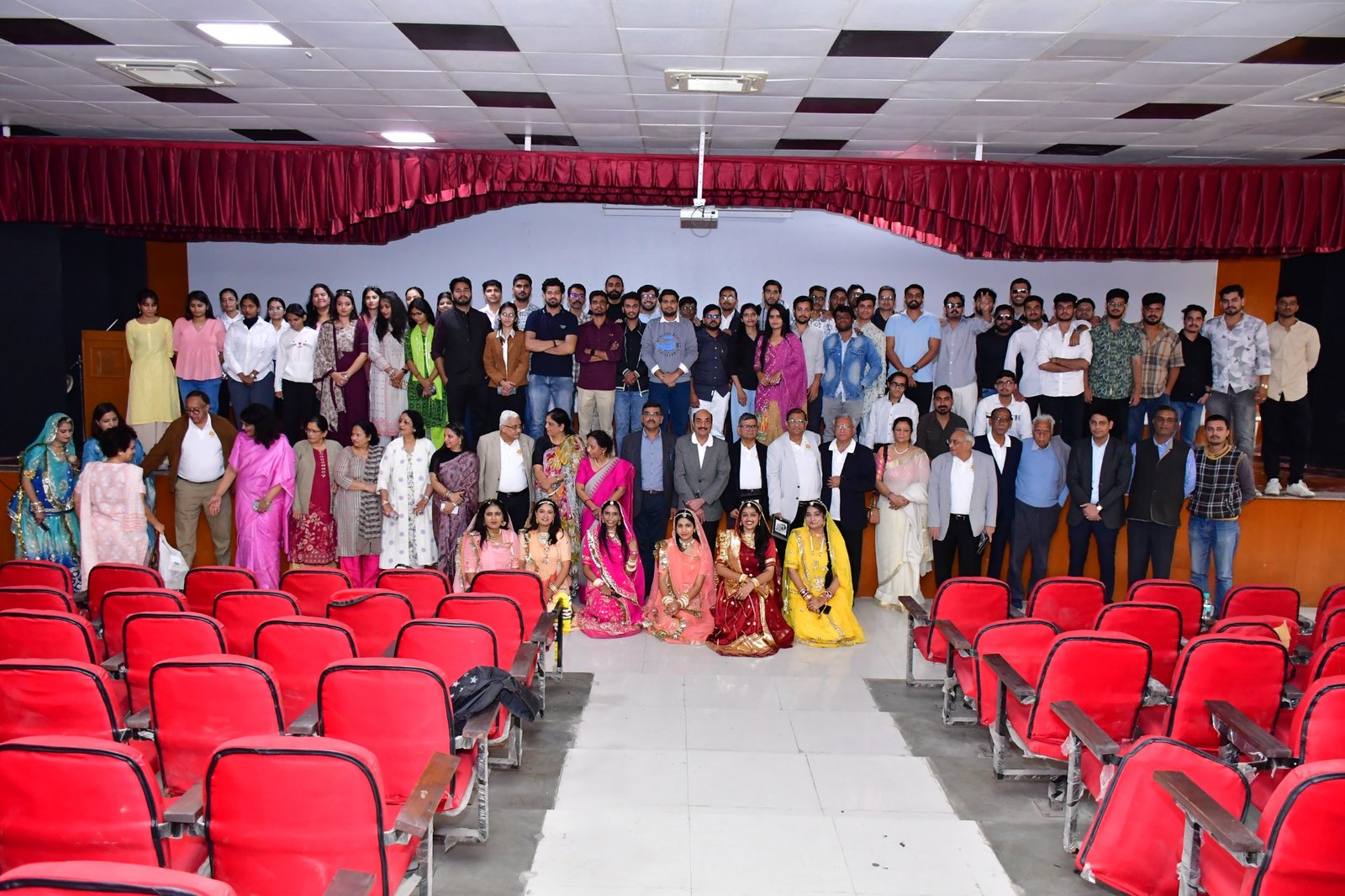 Alumni and faculty interaction session.